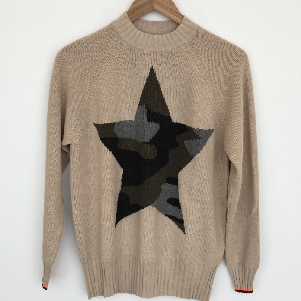 WISPR by Brodie Camo Star beige sweater women's size medium camouflage.